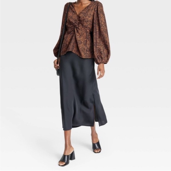 NEW A New Day Balloon Sleeve Twist Front Side Cut Out Top Sz M - Picture 3 of 7